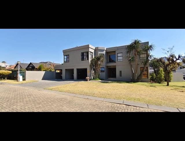 5 BEDROOM CLUSTER FOR SALE IN BRENTWOOD